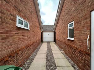 Photo 16- click for photo gallery